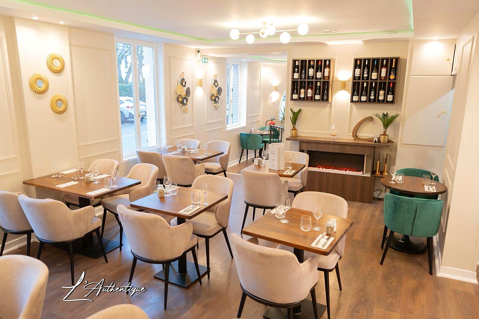 Salle du restaurant L'Authentique à Rueil-Malmaison