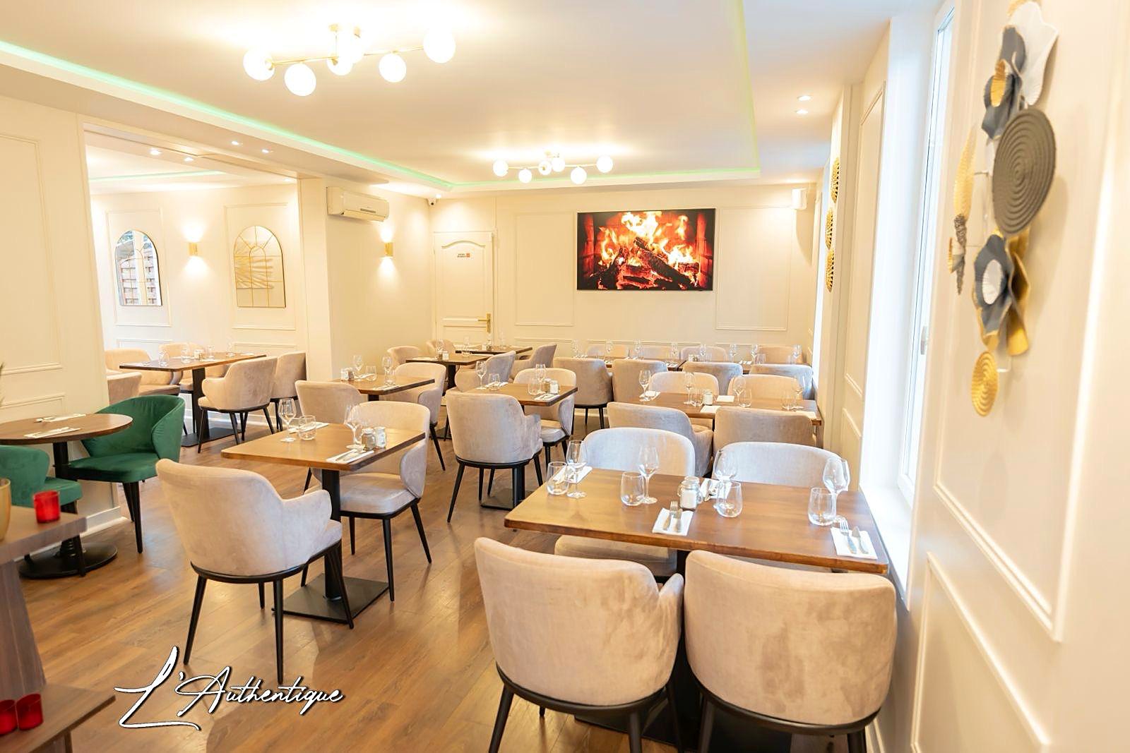 Salle lumineuse de L'Authentique